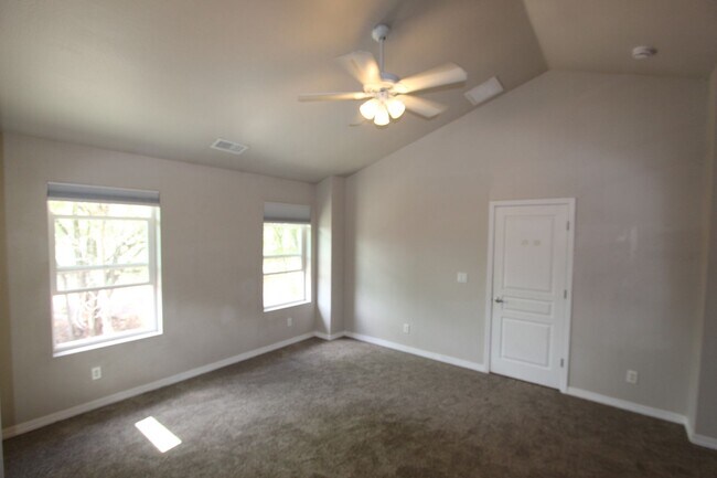 Building Photo - 504 S O'Leary St