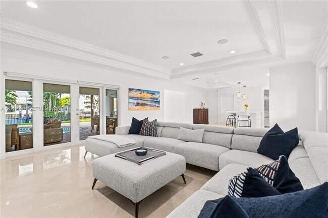 Building Photo - 18 Eleuthera Dr