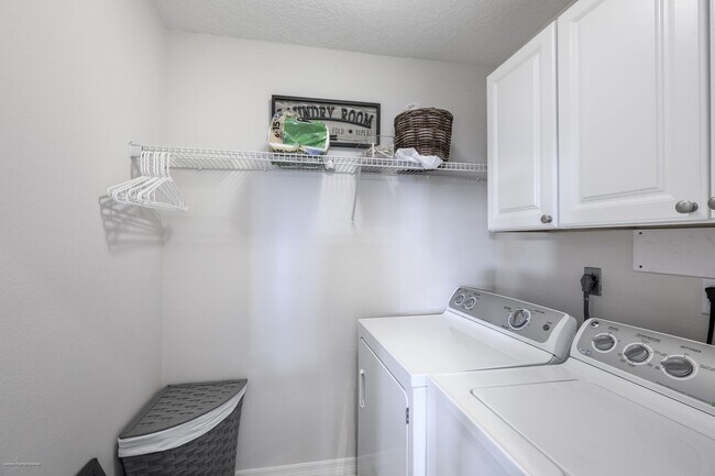Building Photo - 1477 Park Beach Cir