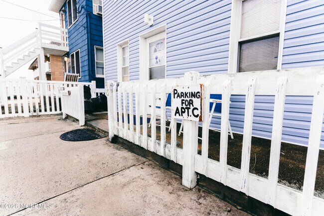 Building Photo - 13 Decatur Ave