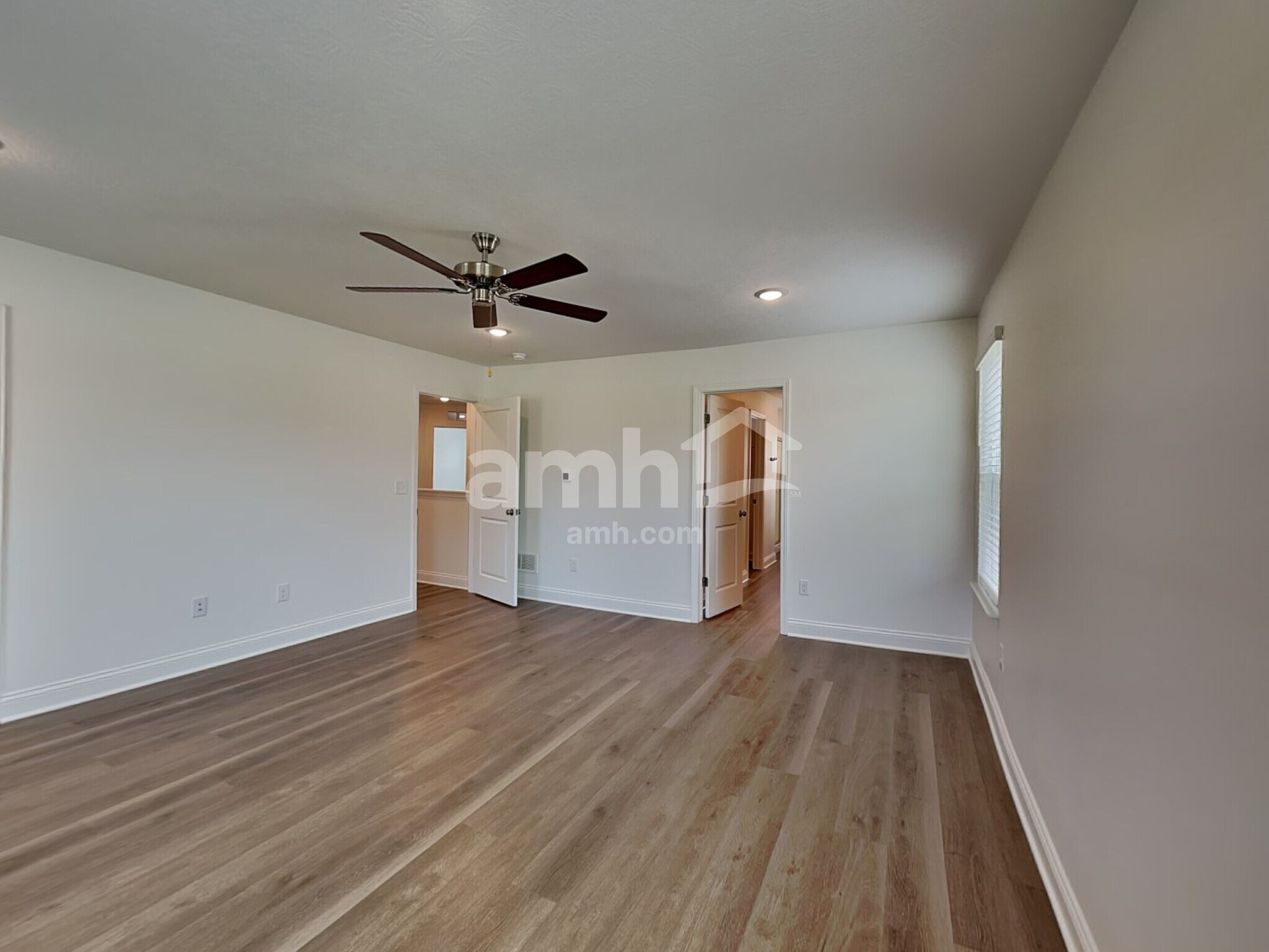 Building Photo - 412 Golden Maple Pl