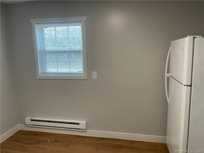 Building Photo - 83 Midway Oval