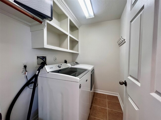 Building Photo - 14214 Ayers Rock Rd