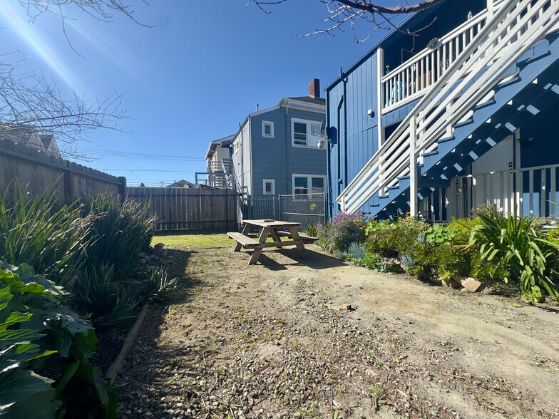 Building Photo - 3218 West St