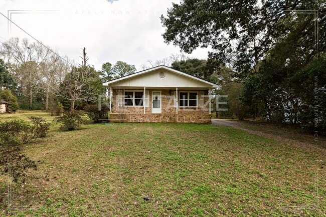 Building Photo - Updated 3 Bedroom/2 Bathroom Home in Mobile!