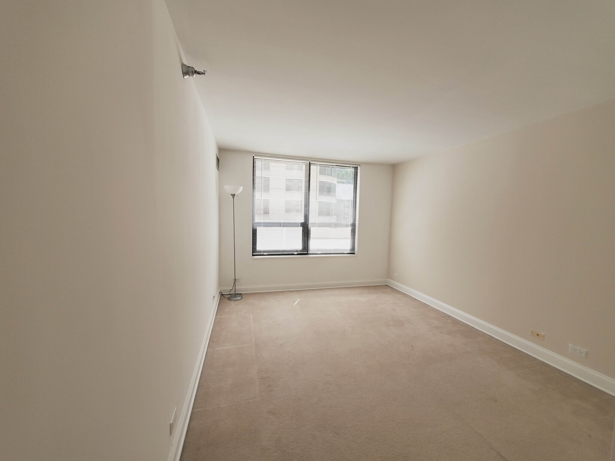 Building Photo - 401 E Ontario St