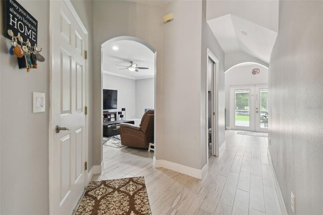 Building Photo - 19426 Sandy Springs Cir