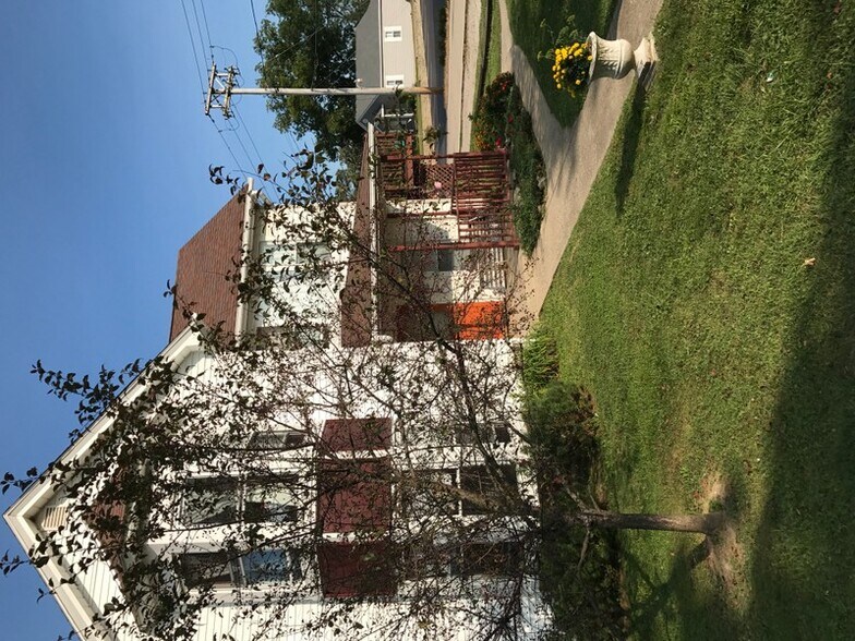 Building Photo - 10102 N Main St
