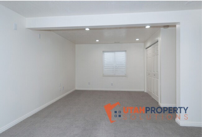 Building Photo - 7708 N Wyatt Earp Ave
