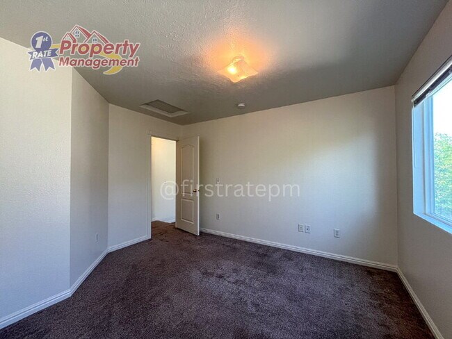 Building Photo - 5940 W Port Pl