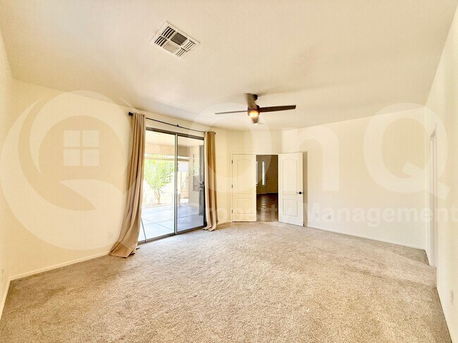 Building Photo - 9414 W Ross Ave