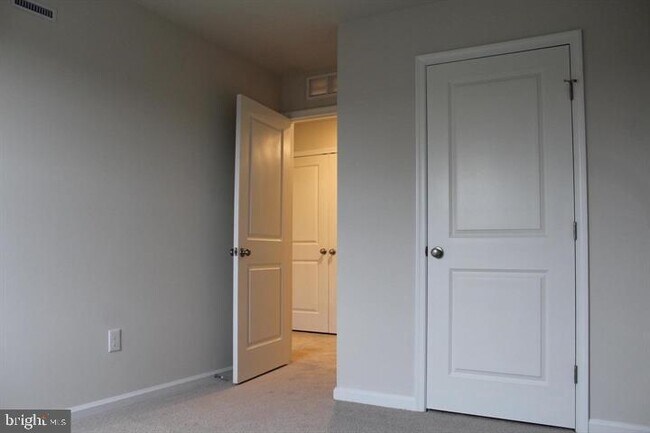 Building Photo - 157 Mazzeo Dr