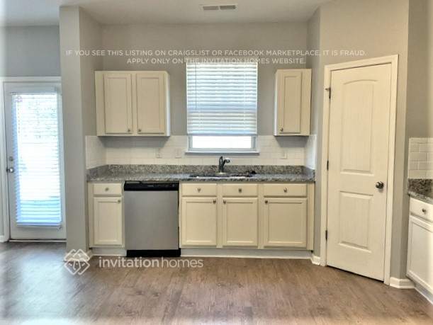 Building Photo - 227 Bandelier Cir