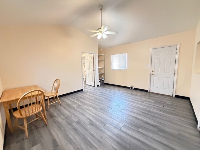 Building Photo - READY TO MOVE IN- MUST SEE - TWO CAR OFF STREET PARKING SPOTS AND UTILITIES PAID