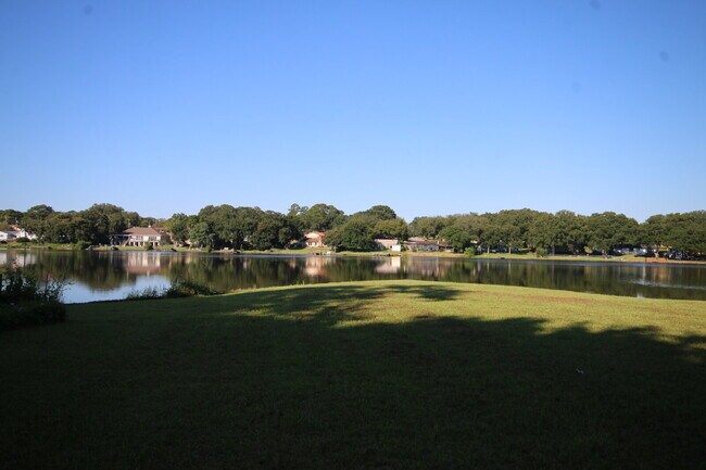 Building Photo - Waterfront Living Nearby – 2/2 Townhouse w...