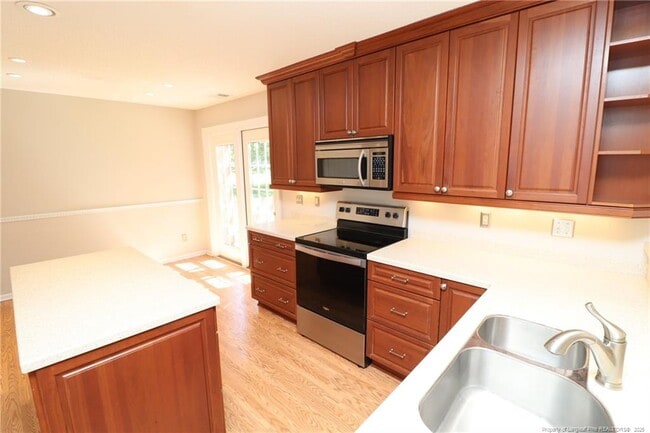 Building Photo - 217 Hartshorn Ct