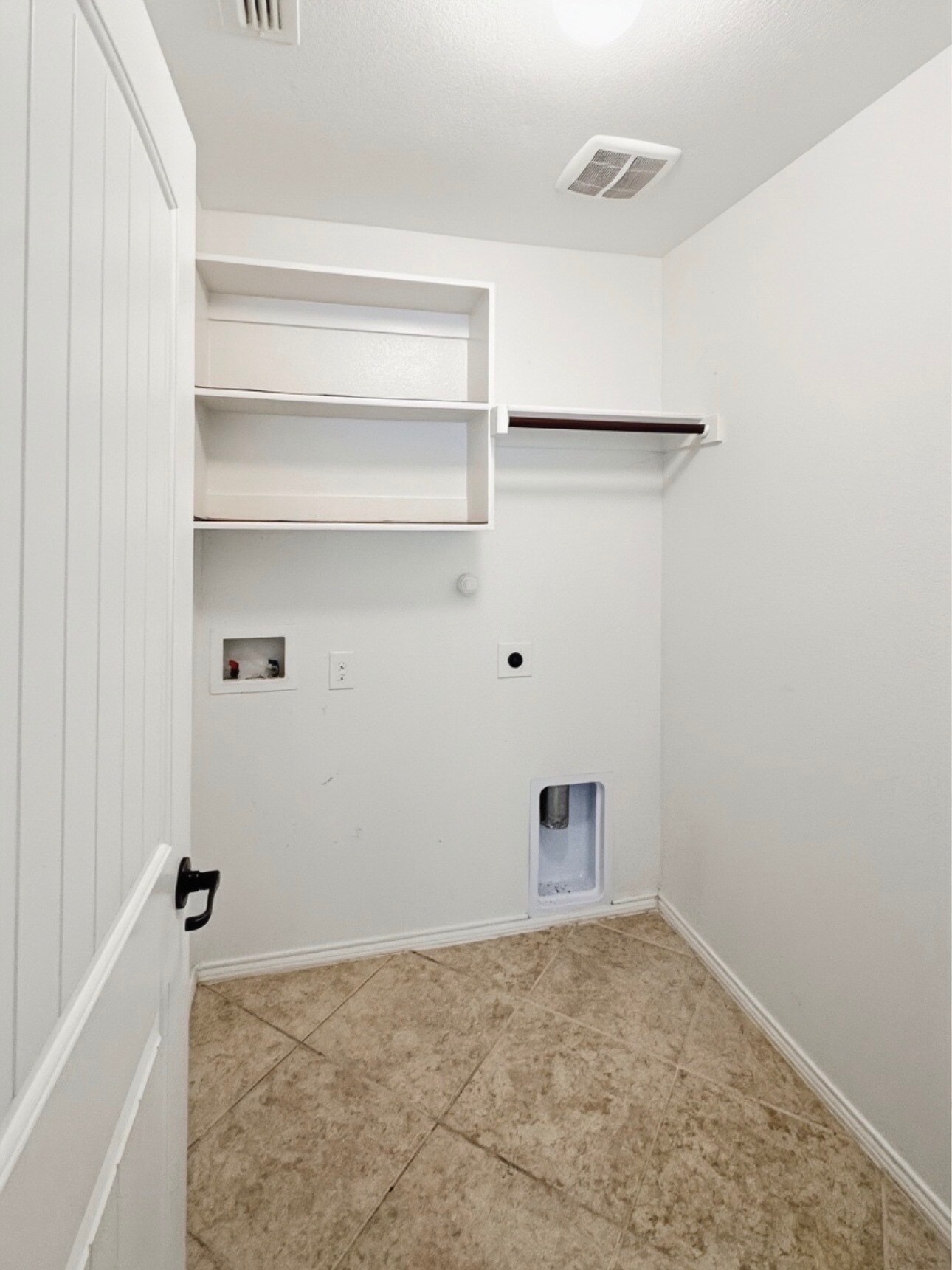 Building Photo - 8440 Gentian Dr