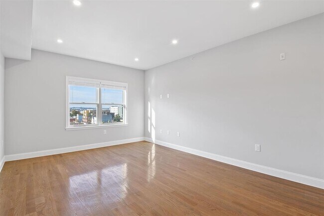 Building Photo - 311-315-315 West Side Ave