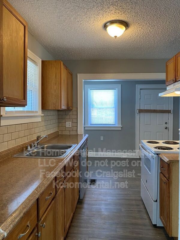 Building Photo - 4144 College Ave