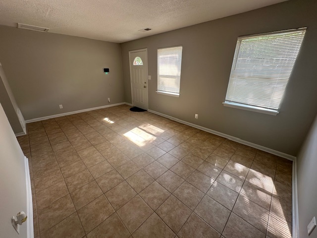 Building Photo - 3925 Overland Hts