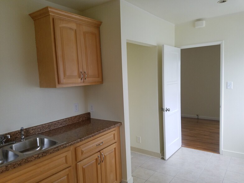 Building Photo - 1520 Marine Ave