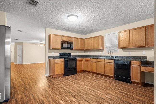 Building Photo - 3516 Clydesdale Dr