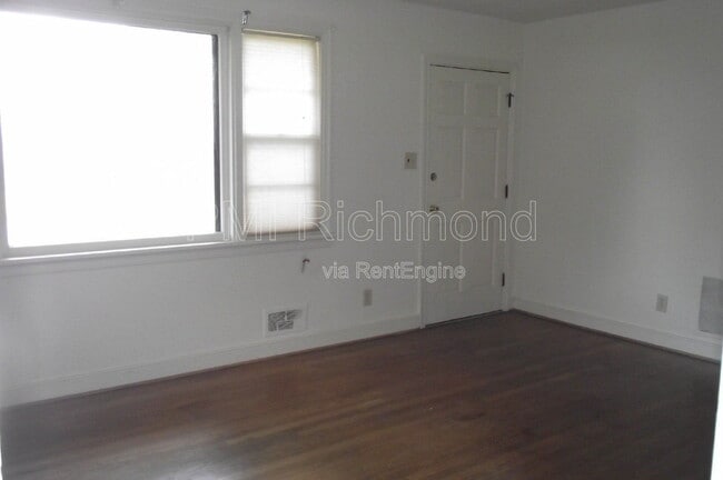 Building Photo - 1418 Kingswood St