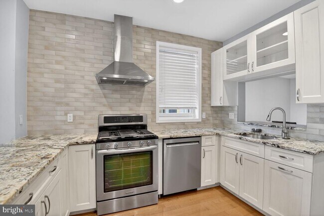 Building Photo - 5338 41st St NW
