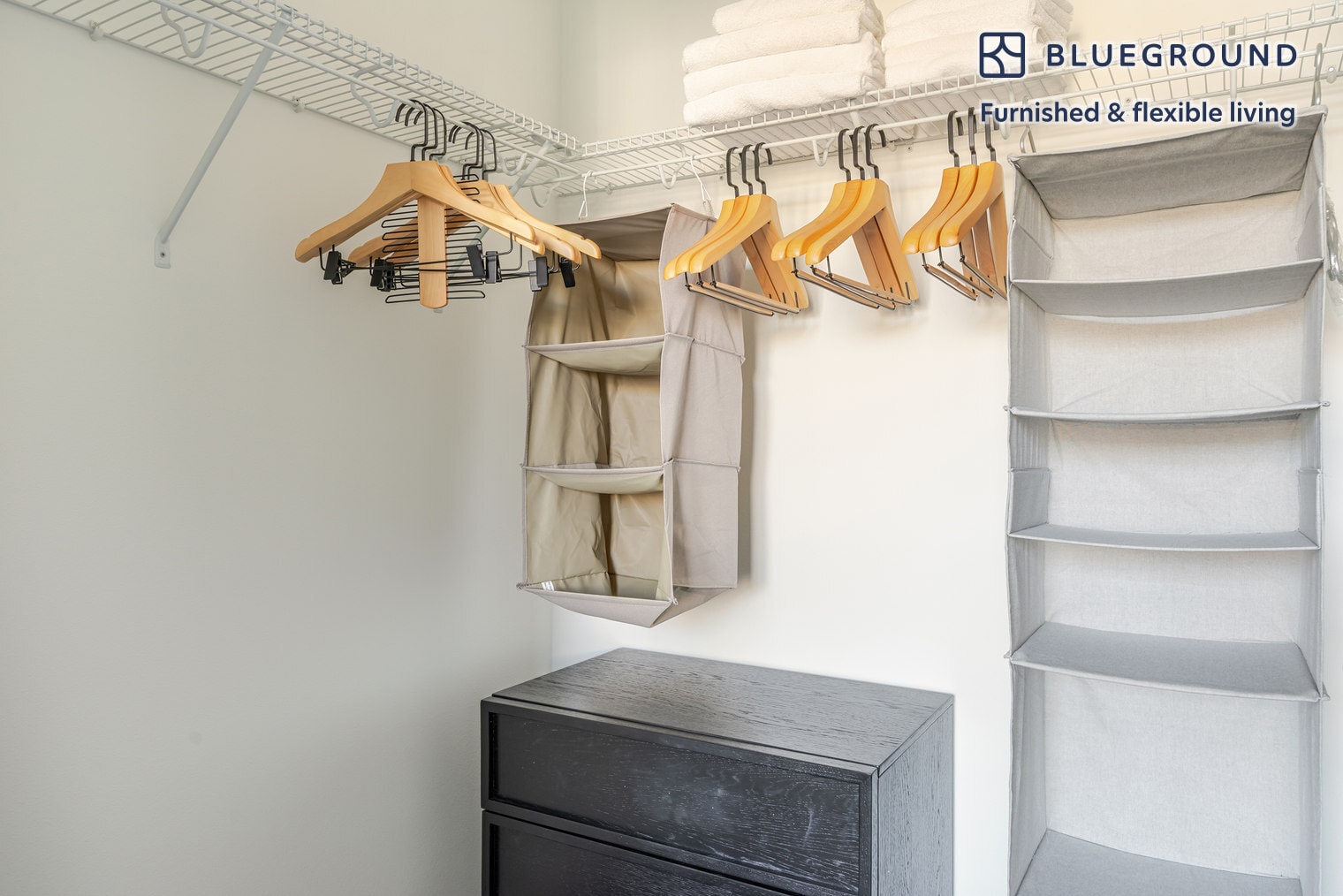 Building Photo - 3560 Rambla Pl