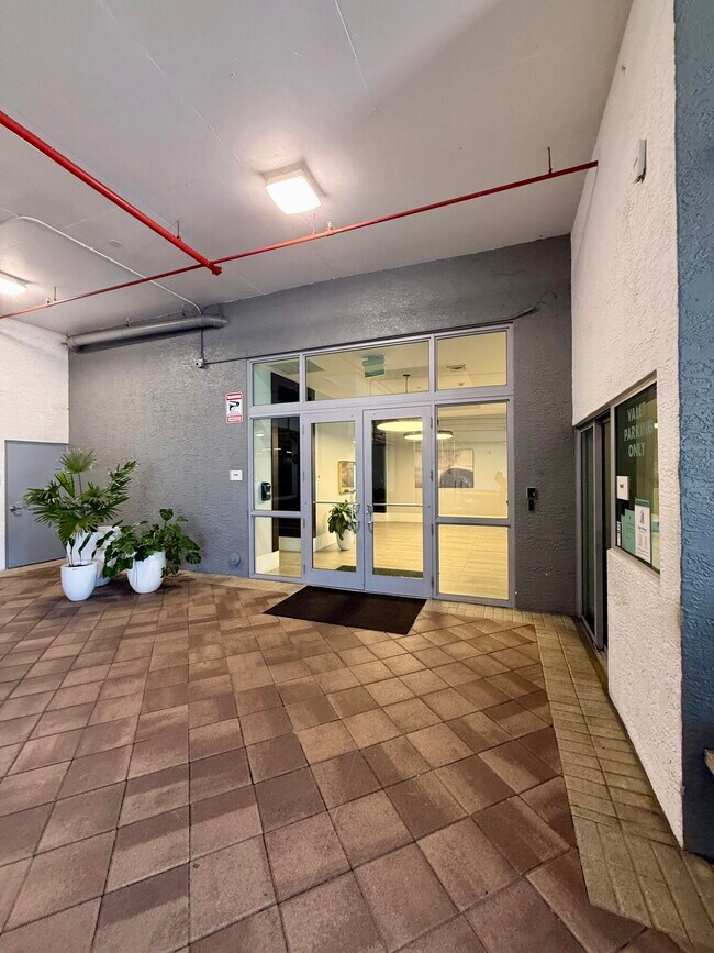 Building Photo - 140 S Dixie Hwy