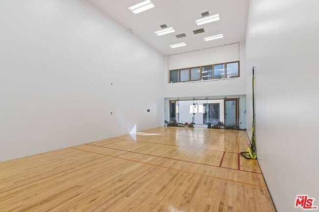 Building Photo - 12841 Landale St