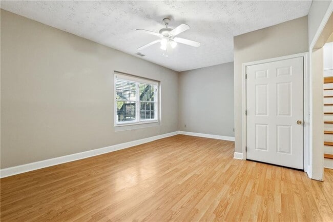 Building Photo - 2684 Forest Way NE