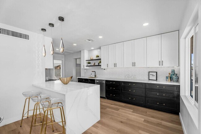 Building Photo - 14635 N 37th Pl