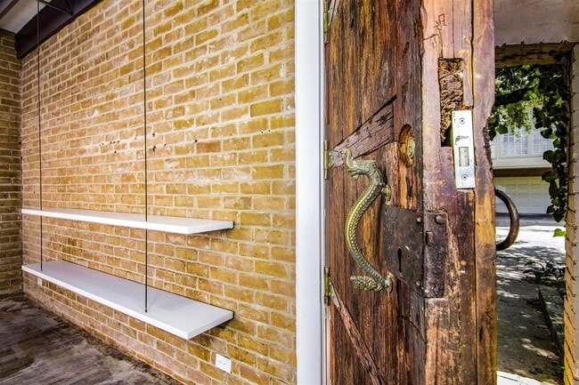 Building Photo - 1942 Indiana St