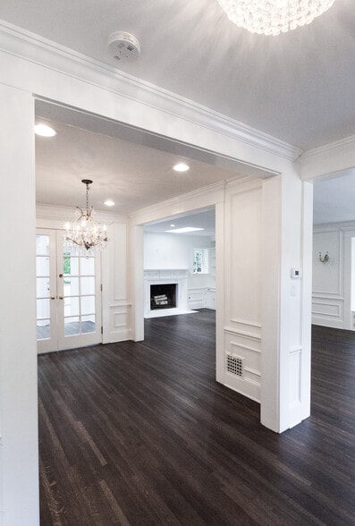 Building Photo - 3915 Benedict Canyon Dr