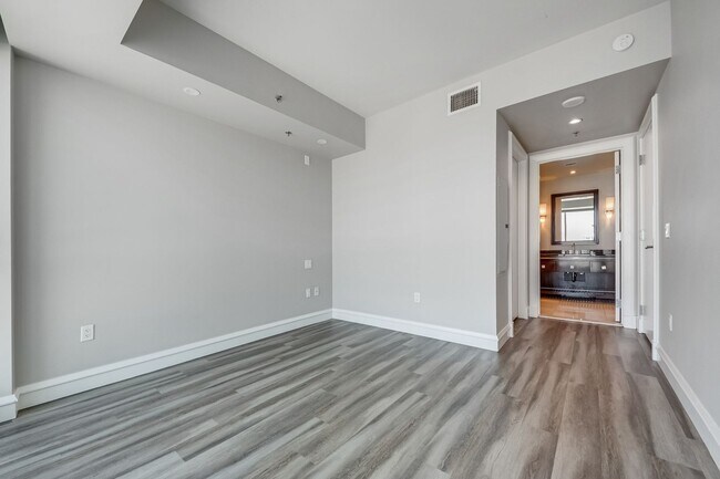 Building Photo - Sky Las Vegas 3706- Strip/City Views from this Stunning 2Bd/ 2Ba Residence
