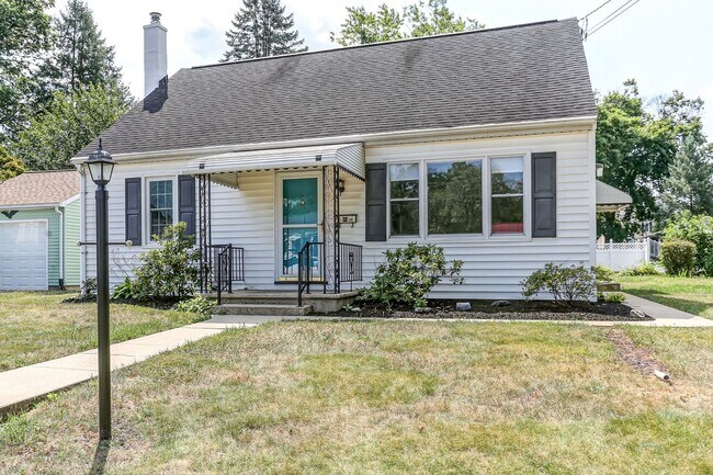 Building Photo - 336 Snyder Ave