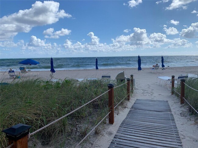 Building Photo - 3600 Galt Ocean Dr