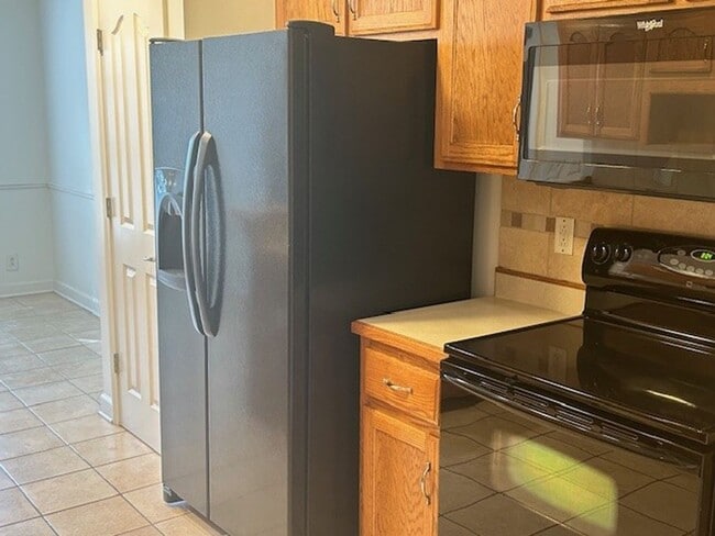 Building Photo - 4236 N Woodstock Dr