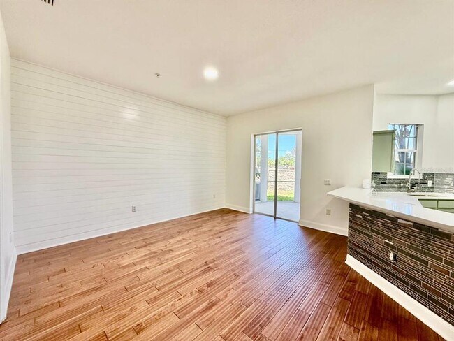 Building Photo - 8614 Miramar Terrace Cir