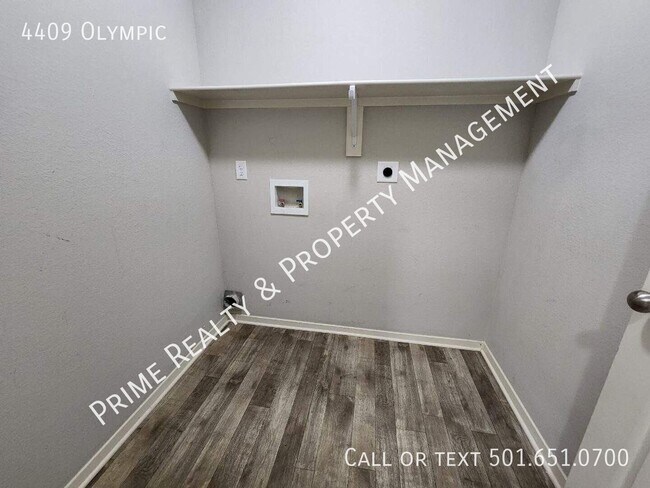 Building Photo - 4409 Olympic-