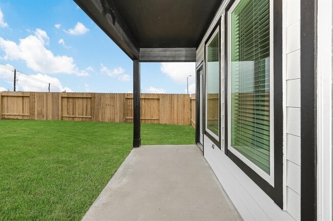 Building Photo - 3021 Skyline Mesa Dr