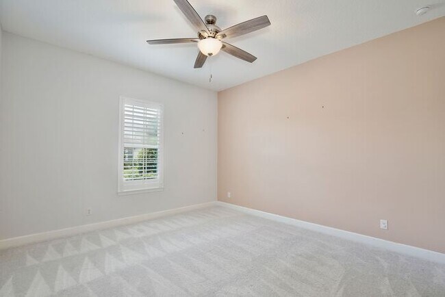 Building Photo - Elegant 5-Bedroom Pool Home for Rent in Sa...