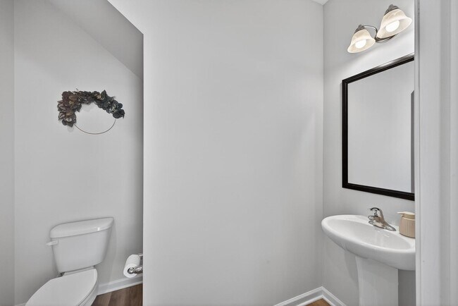 Building Photo - 255 Mansell