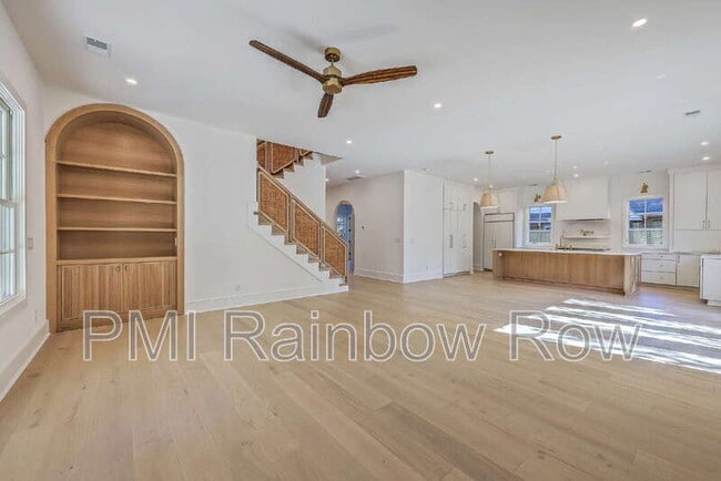 Building Photo - 755 Adluh St