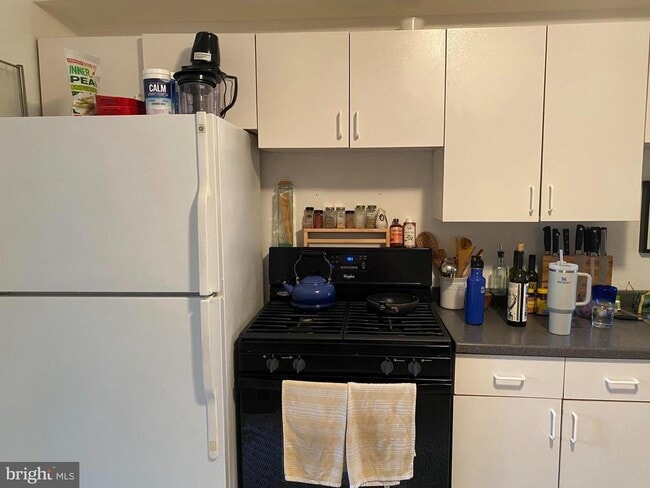 Building Photo - 229 S Ann St