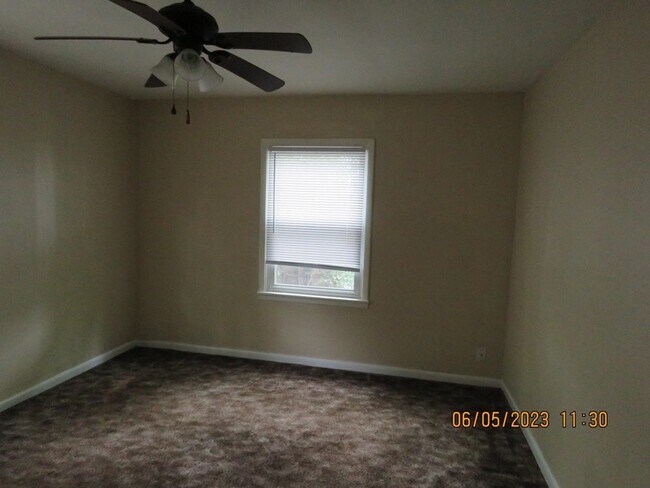 Building Photo - 203 S Ave A