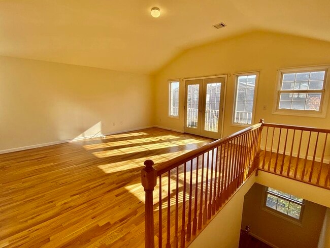 Primary Photo - 217 New York Ave