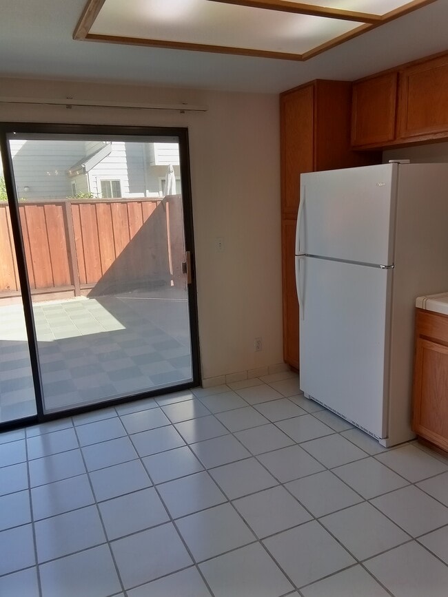 Building Photo - 1250 Formosa Dr