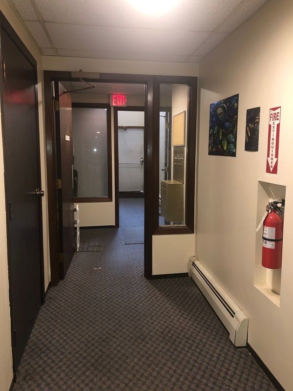 Building Photo - Cant Beat this Deal--590